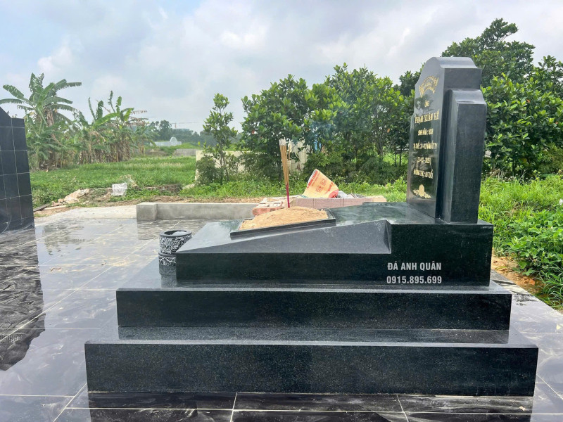 Mẫu Mộ đá hỏa táng bằng đá granite lắp đặt ngay - Mộ đá granite 13 Đá Anh Quân - Lắp đặt Mộ đá granite uy tín trên toàn quốc