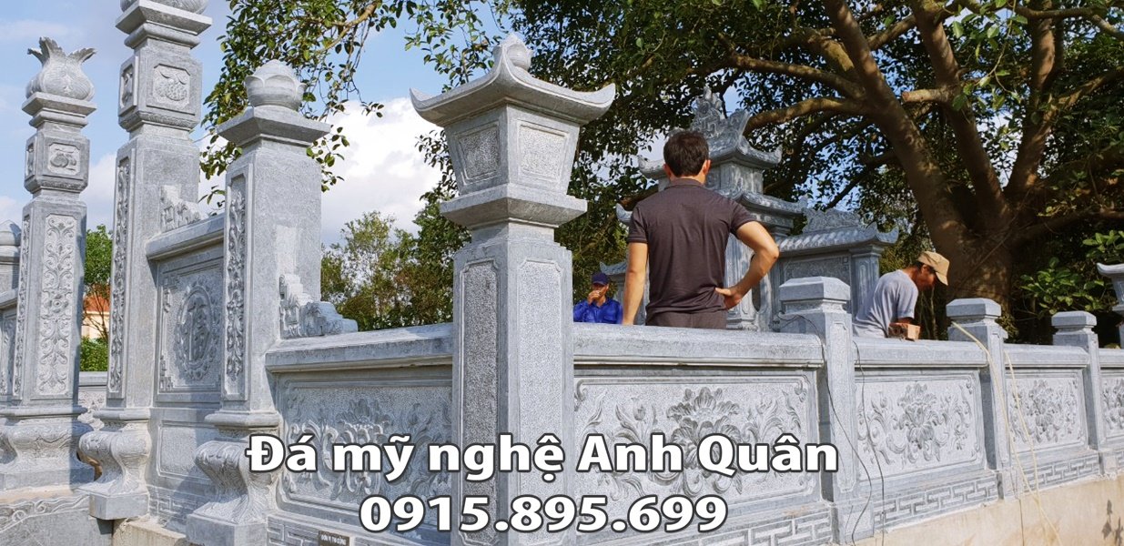 Nghe nhan Anh Quan dang kiem tra chat luong thi cong