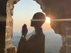 Ngay từ bây giờ chúng ta cần phải nuôi dưỡng tâm từ bi, cố gắng niệm Phật, nhớ đến Phật và nhất là học Phật.