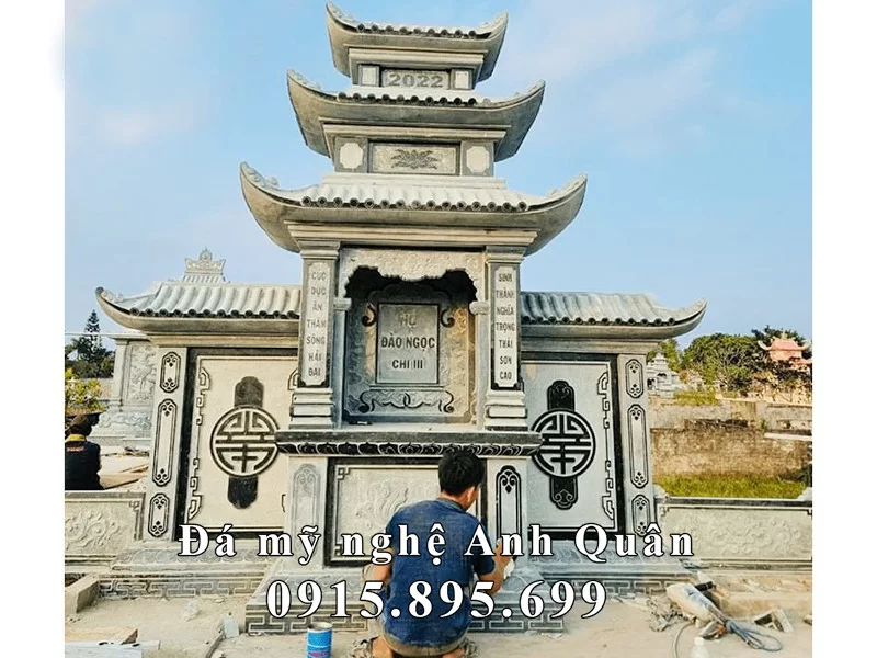 Lăng đá 3 mái đẹp - cổ kính đá xanh rêu